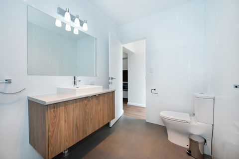 Loxton Courthouse Apartments - Surfers Paradise Gold Coast 14