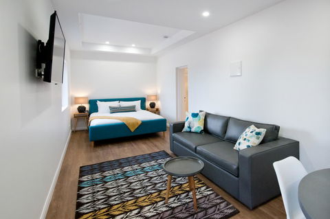 Loxton Courthouse Apartments - Surfers Paradise Gold Coast 1