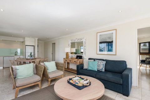 Bayview Beachfront Apartments, In Town Right On The Beach - Surfers Paradise Gold Coast 32