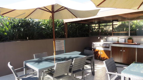 Bayview Beachfront Apartments, In Town Right On The Beach - Surfers Paradise Gold Coast 23