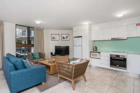 Bayview Beachfront Apartments, In Town Right On The Beach - Surfers Paradise Gold Coast 40
