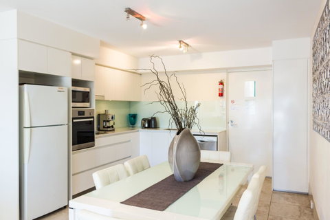 Bayview Beachfront Apartments, In Town Right On The Beach - Surfers Paradise Gold Coast 42