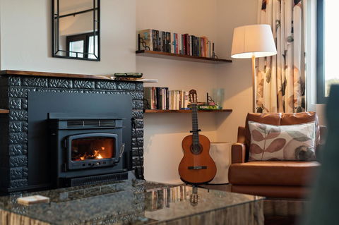 Esto House - Surfers Paradise Gold Coast 6