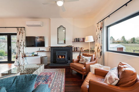 Esto House - Surfers Paradise Gold Coast 9