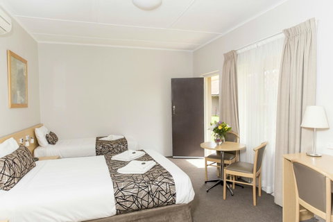 Bathurst Motor Inn - Surfers Paradise Gold Coast 24