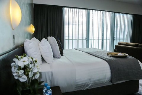 Port Lincoln Hotel - Surfers Paradise Gold Coast 8