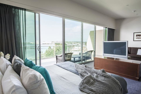 Port Lincoln Hotel - Surfers Paradise Gold Coast 36