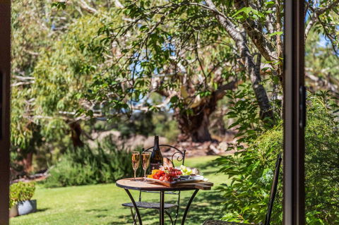 Adelaide Hills Retreats - Surfers Paradise Gold Coast 12