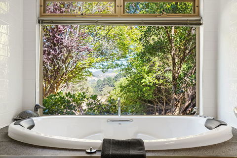 Adelaide Hills Retreats - Surfers Paradise Gold Coast 13
