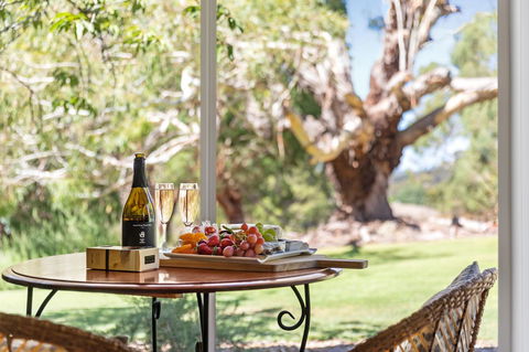 Adelaide Hills Retreats - Surfers Paradise Gold Coast 3