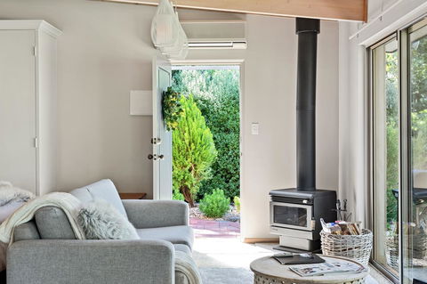 Adelaide Hills Retreats - Surfers Paradise Gold Coast 20