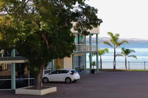Hilton Beachfront Motel - Surfers Paradise Gold Coast 42