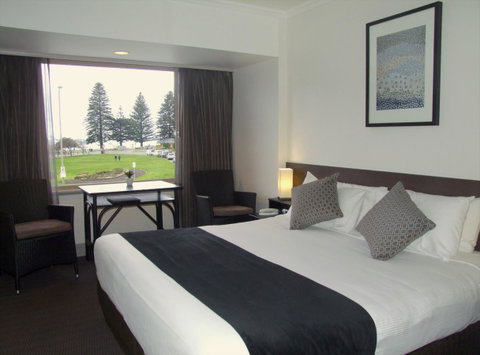 Nightcap At Hotel Victor - Surfers Paradise Gold Coast 17