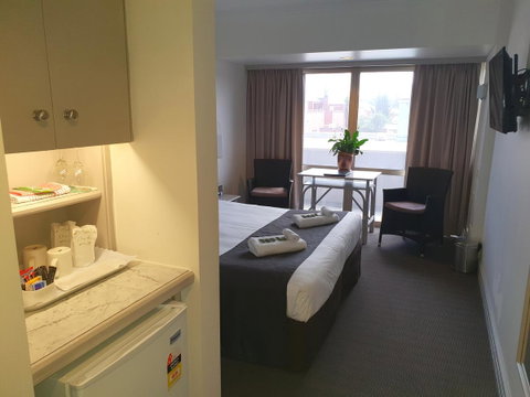 Nightcap At Hotel Victor - Surfers Paradise Gold Coast 6