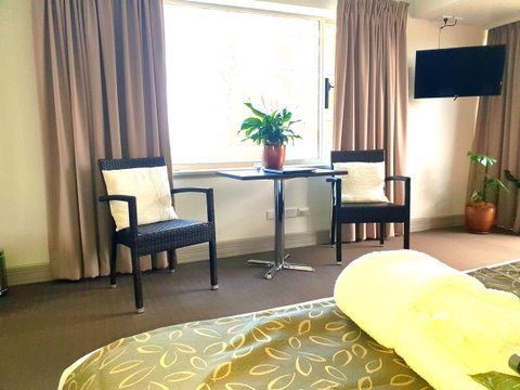 Nightcap At Hotel Victor - Surfers Paradise Gold Coast 10