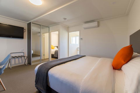 Mick O\'Sheas - Surfers Paradise Gold Coast 14