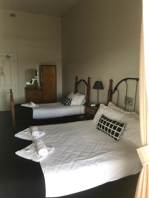 Grosvenor Hotel - Surfers Paradise Gold Coast 1
