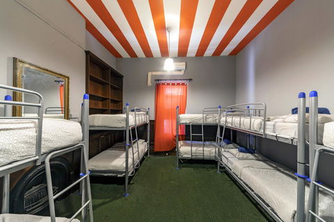 Tequila Sunrise Hostel Adelaide - Surfers Paradise Gold Coast 1