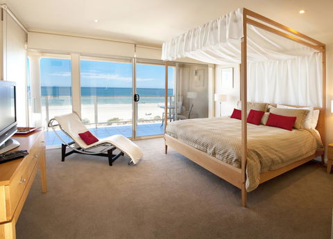 Adelaide Luxury Beach House - Surfers Paradise Gold Coast 4