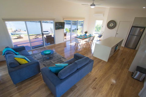 Villa Serra - Surfers Paradise Gold Coast 1