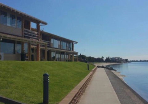 Lakeside - Surfers Paradise Gold Coast 4