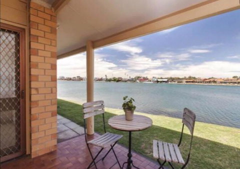 Lakeside - Surfers Paradise Gold Coast 1