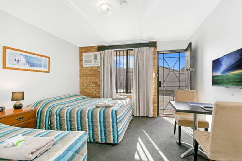 The Ocean Crest - Surfers Paradise Gold Coast 14