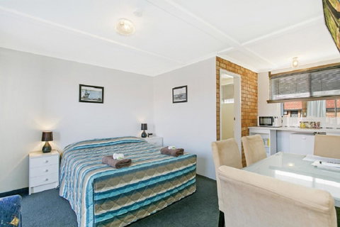 The Ocean Crest - Surfers Paradise Gold Coast 12