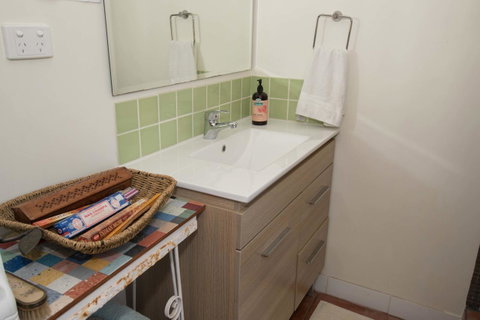 Sinclair Cottage - Surfers Paradise Gold Coast 18