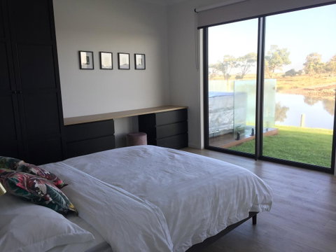 Casa Carrera - Surfers Paradise Gold Coast 11