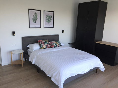 Casa Carrera - Surfers Paradise Gold Coast 10
