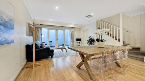 GOUGER 265 - Surfers Paradise Gold Coast 0