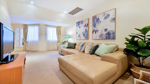 GOUGER 265 - Surfers Paradise Gold Coast 16