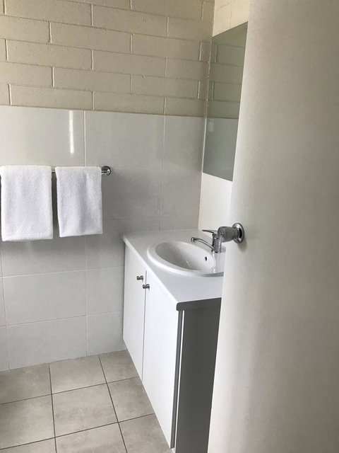 Victor Harbor City Inn - Surfers Paradise Gold Coast 2
