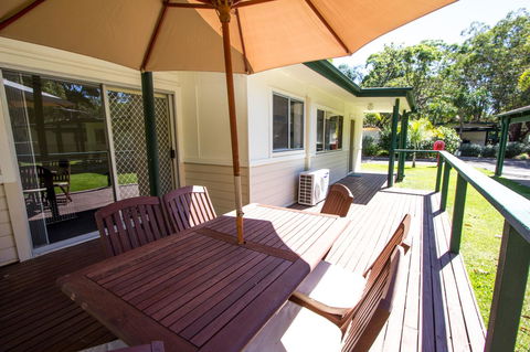 The Retreat Port Stephens - Surfers Paradise Gold Coast 5