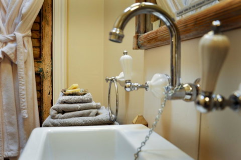 Athelney Cottage Bed And Breakfast - Surfers Paradise Gold Coast 9