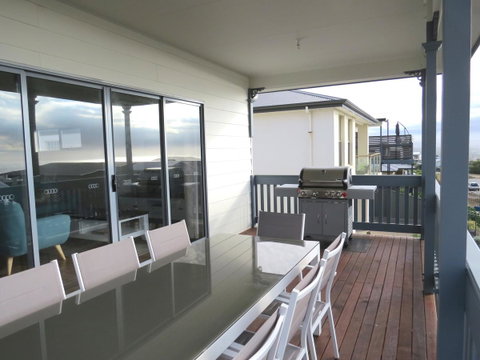 38 Wright Tce Encounter Bay - Surfers Paradise Gold Coast 5