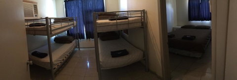 A1Cabins - Surfers Paradise Gold Coast 2