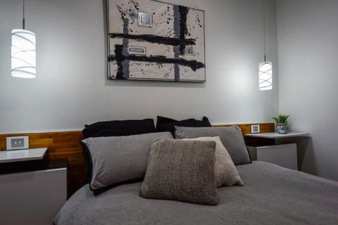 BENGALEE EXECUTIVE TOWNHOUSE- MODERN & STYLISH - Surfers Paradise Gold Coast 2