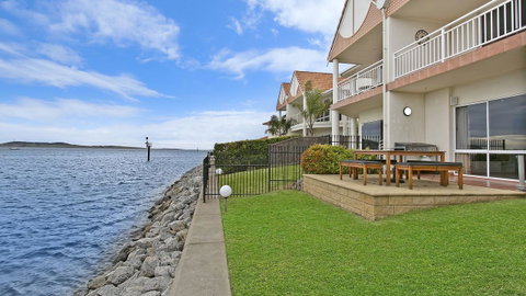 Salt Waterfront Apartment - Surfers Paradise Gold Coast 4