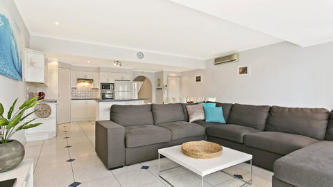 Salt Waterfront Apartment - Surfers Paradise Gold Coast 8