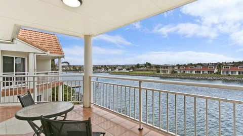 Salt Waterfront Apartment - Surfers Paradise Gold Coast 9