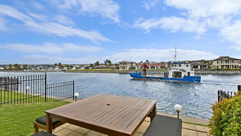 Salt Waterfront Apartment - Surfers Paradise Gold Coast 0