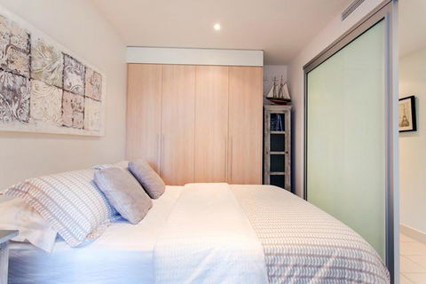 Glenelg Holiday Apartments-Pier - Surfers Paradise Gold Coast 4