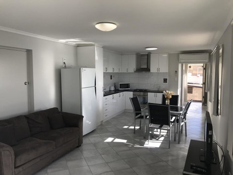 Beachside & Jetty View Apartment 6 - Captain\'s Apt - Surfers Paradise Gold Coast 17