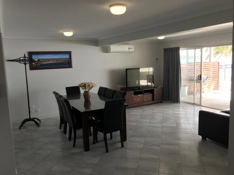 Beachside & Jetty View Apartment 6 - Captain\'s Apt - Surfers Paradise Gold Coast 27