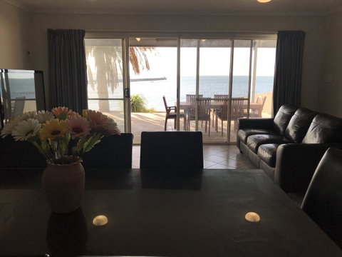 Beachside & Jetty View Apartment 6 - Captain\'s Apt - Surfers Paradise Gold Coast 31