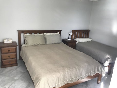 Beachside & Jetty View Apartment 6 - Captain\'s Apt - Surfers Paradise Gold Coast 25