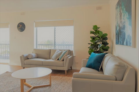 Henley Beach South, Amazing Views, Huge Private Balcony! - Surfers Paradise Gold Coast 3