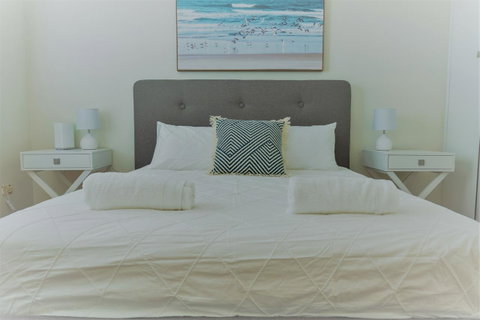 Henley Beach South, Amazing Views, Huge Private Balcony! - Surfers Paradise Gold Coast 6